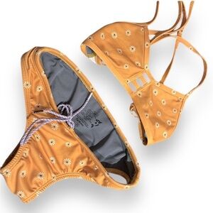 Jolyn Bikini Set in XS print Andy bottoms tomcat top flowers mustard